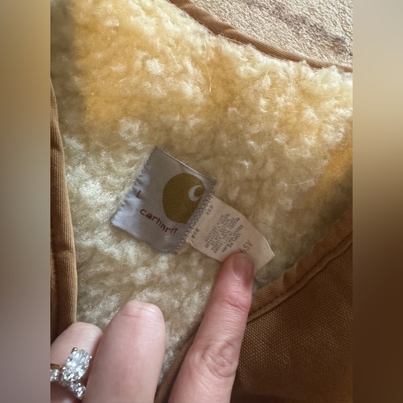 Men’s Carhartt Sherpa lined vintage style canvas vest in a size large - Picture 5 of 5